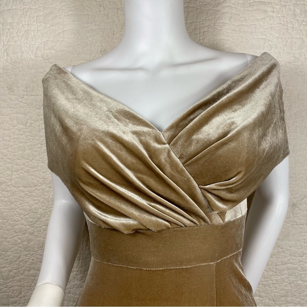 š„B2 Jasmine Off The Shoulder Luxe Velvet Fit & Flare Maxi Gown Women Size 2 - Picture 5 of 16